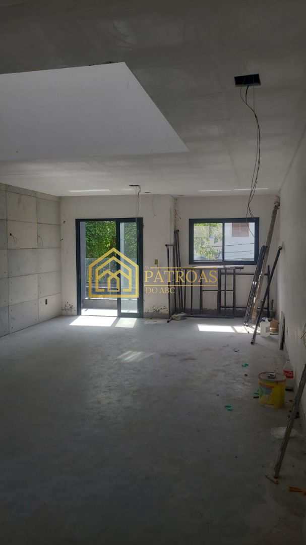 Sobrado à venda com 3 quartos, 211m² - Foto 4