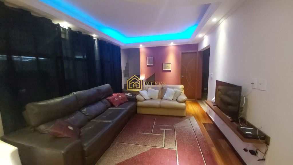 Sobrado à venda com 3 quartos, 240m² - Foto 1