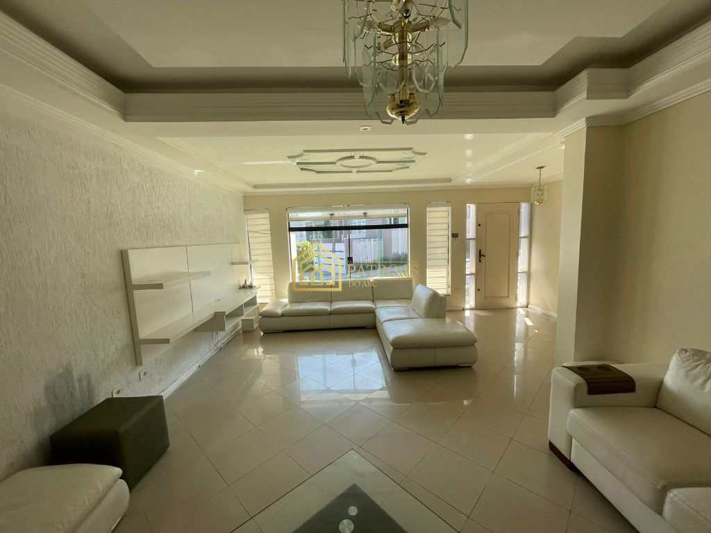 Sobrado à venda com 4 quartos, 416m² - Foto 1