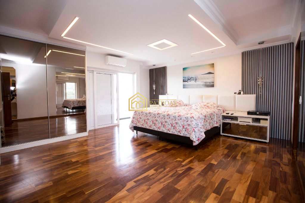 Casa à venda com 4 quartos, 800m² - Foto 35