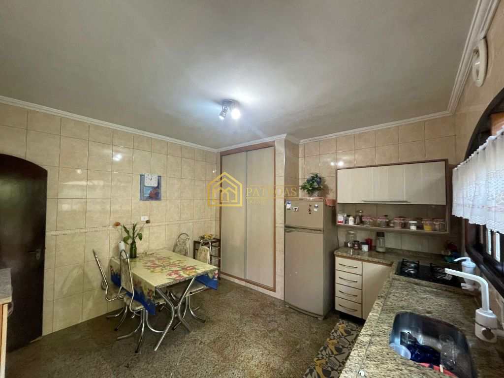 Sobrado à venda e aluguel com 3 quartos, 253m² - Foto 4