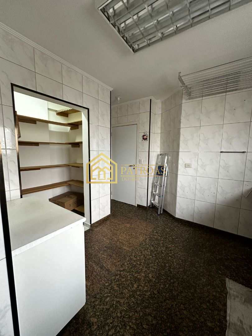 Apartamento à venda com 4 quartos, 188m² - Foto 10