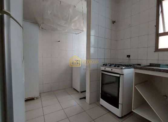 Apartamento à venda com 2 quartos, 65m² - Foto 4