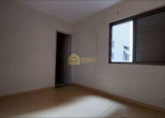 Apartamento à venda com 2 quartos, 65m² - Foto 15