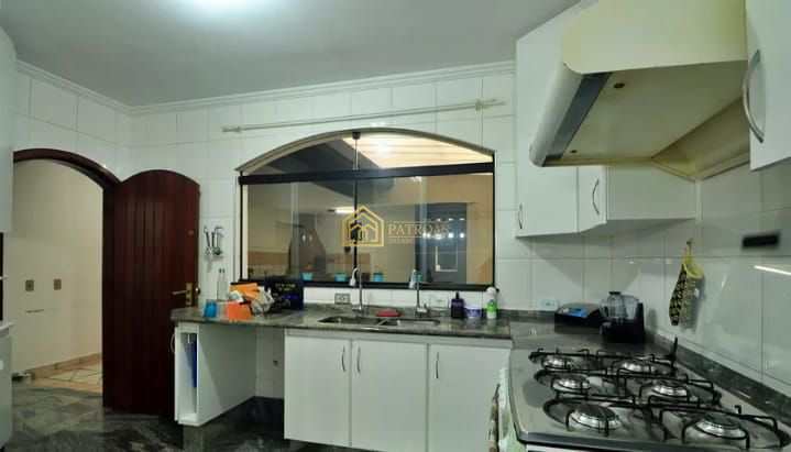 Sobrado à venda com 4 quartos, 300m² - Foto 24