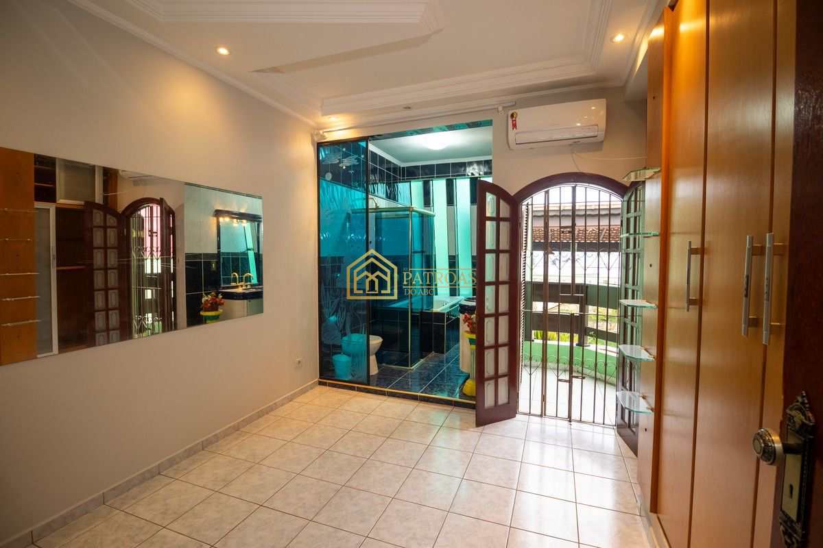 Sobrado à venda com 3 quartos, 210m² - Foto 3