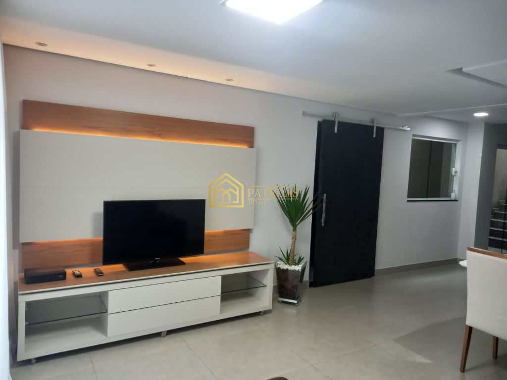 Sobrado à venda com 2 quartos, 200m² - Foto 11