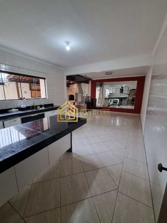 Sobrado à venda com 3 quartos, 175m² - Foto 4