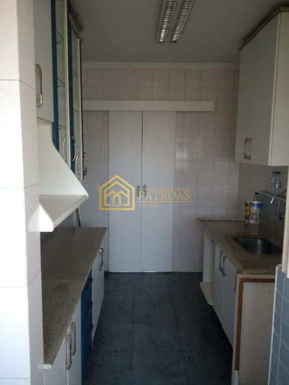 Apartamento à venda com 2 quartos, 70m² - Foto 3