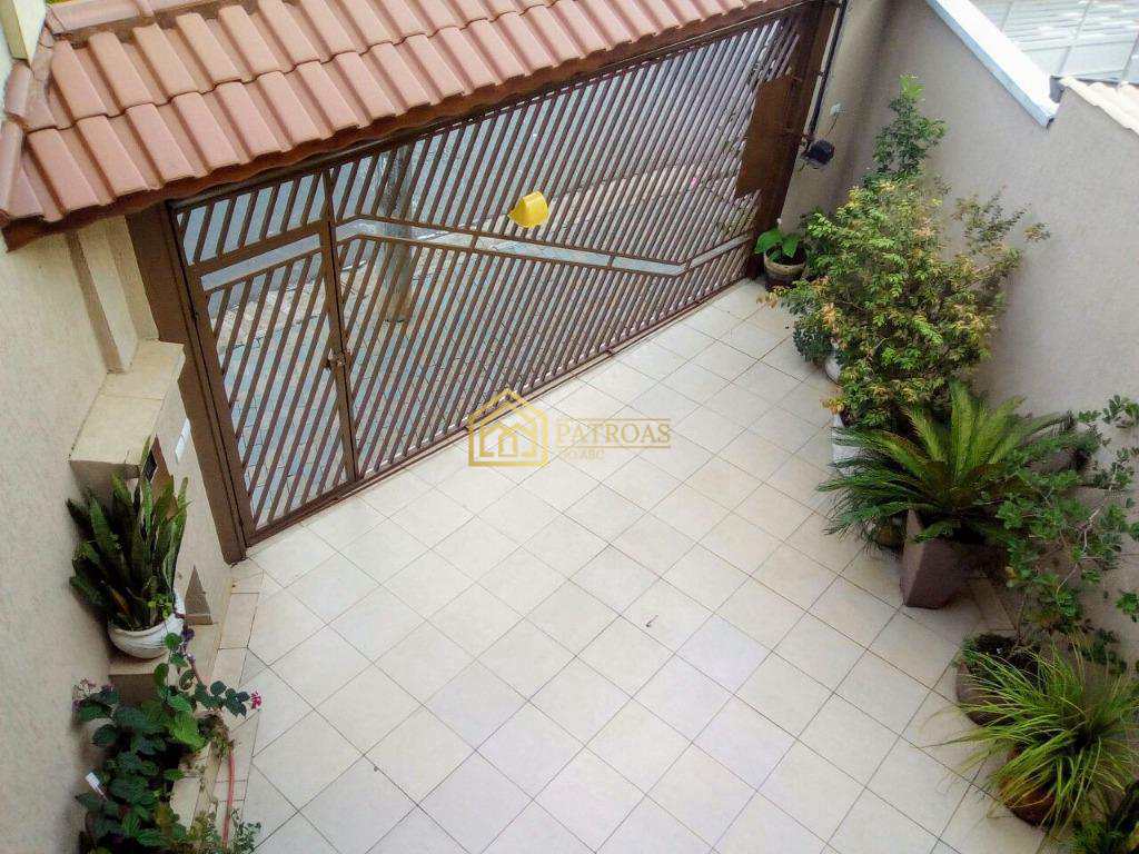 Sobrado à venda com 4 quartos, 180m² - Foto 4