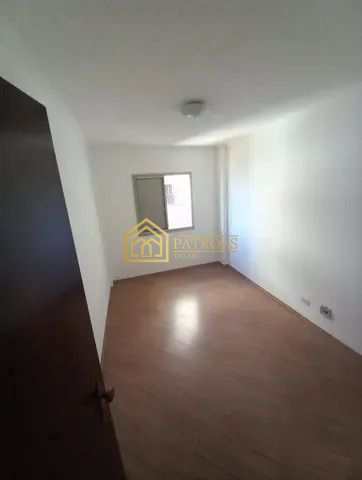 Apartamento à venda com 2 quartos, 70m² - Foto 4