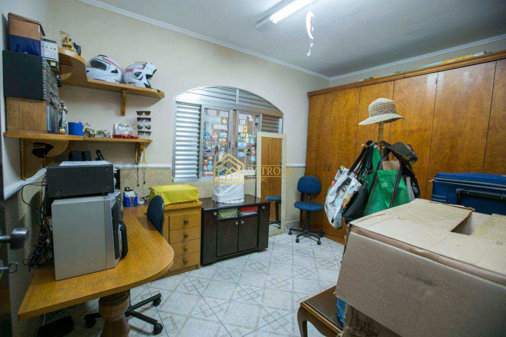 Sobrado à venda com 4 quartos, 274m² - Foto 40