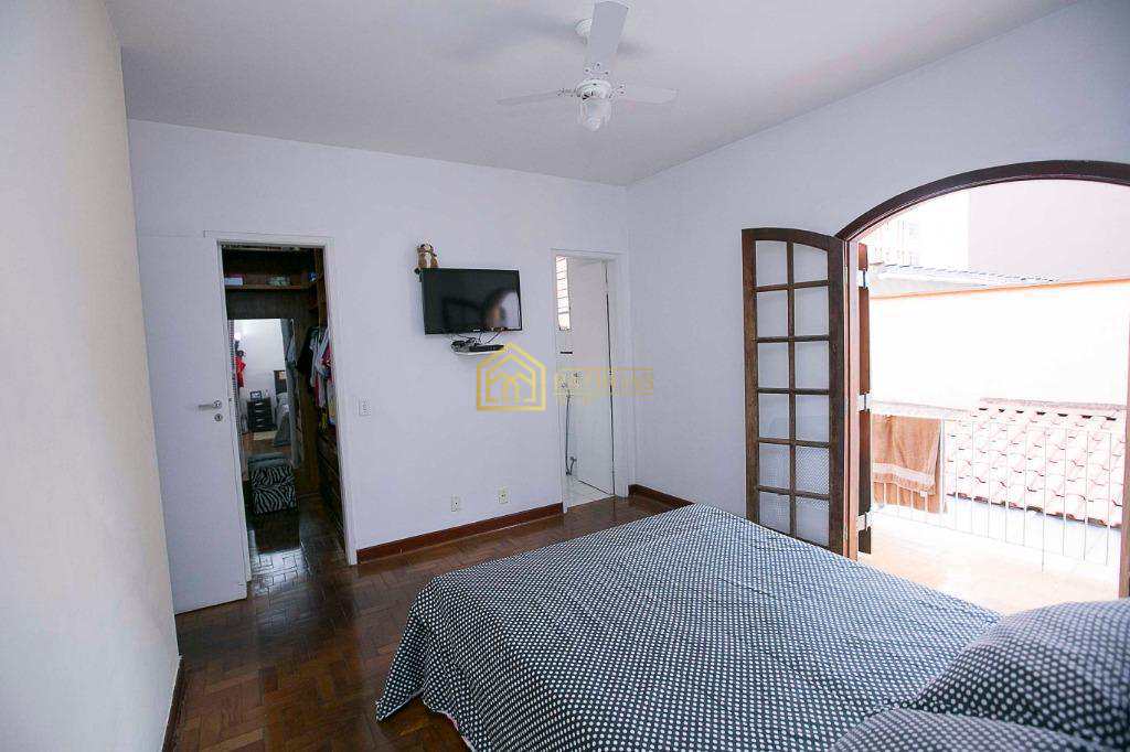 Sobrado à venda com 3 quartos, 170m² - Foto 1