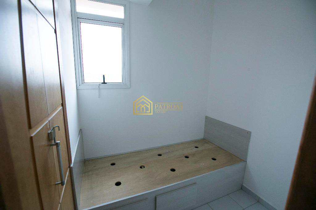 Apartamento à venda com 4 quartos, 188m² - Foto 9