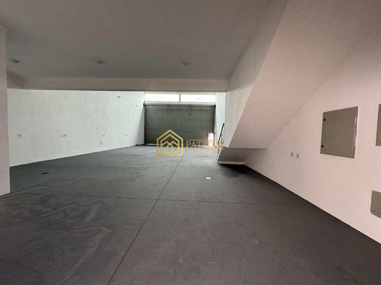 Depósito-Galpão-Armazém para alugar com 1 quarto, 250m² - Foto 1