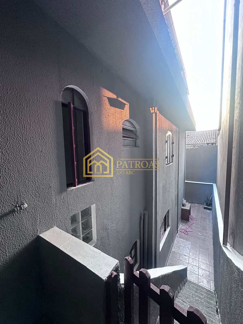 Sobrado à venda com 3 quartos, 200m² - Foto 8