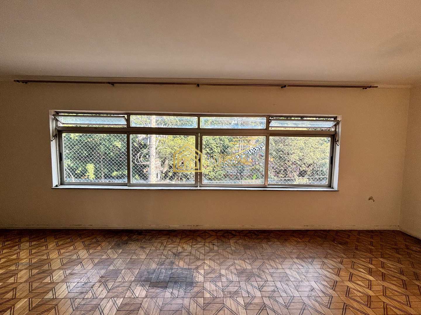 Apartamento à venda com 3 quartos, 140m² - Foto 1