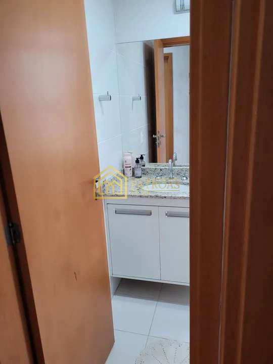 Apartamento à venda com 2 quartos, 70m² - Foto 11