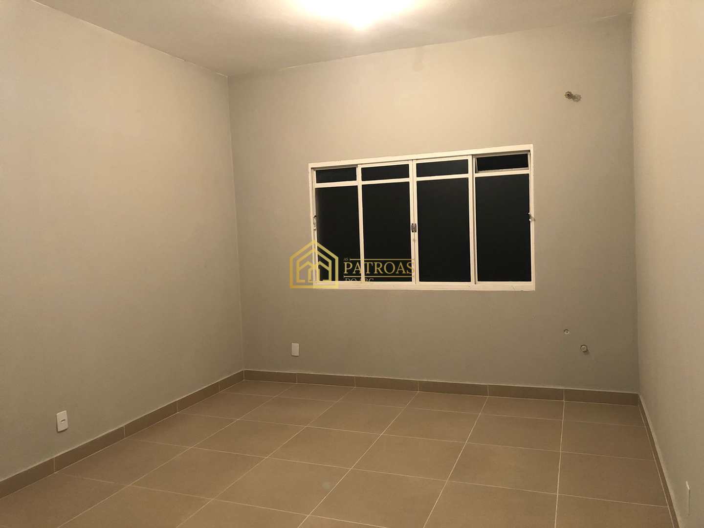 Prédio Inteiro à venda, 200m² - Foto 1