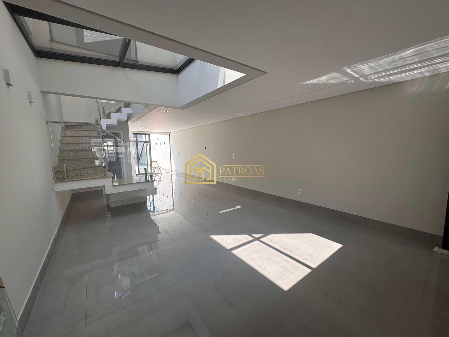 Sobrado à venda com 3 quartos, 165m² - Foto 2