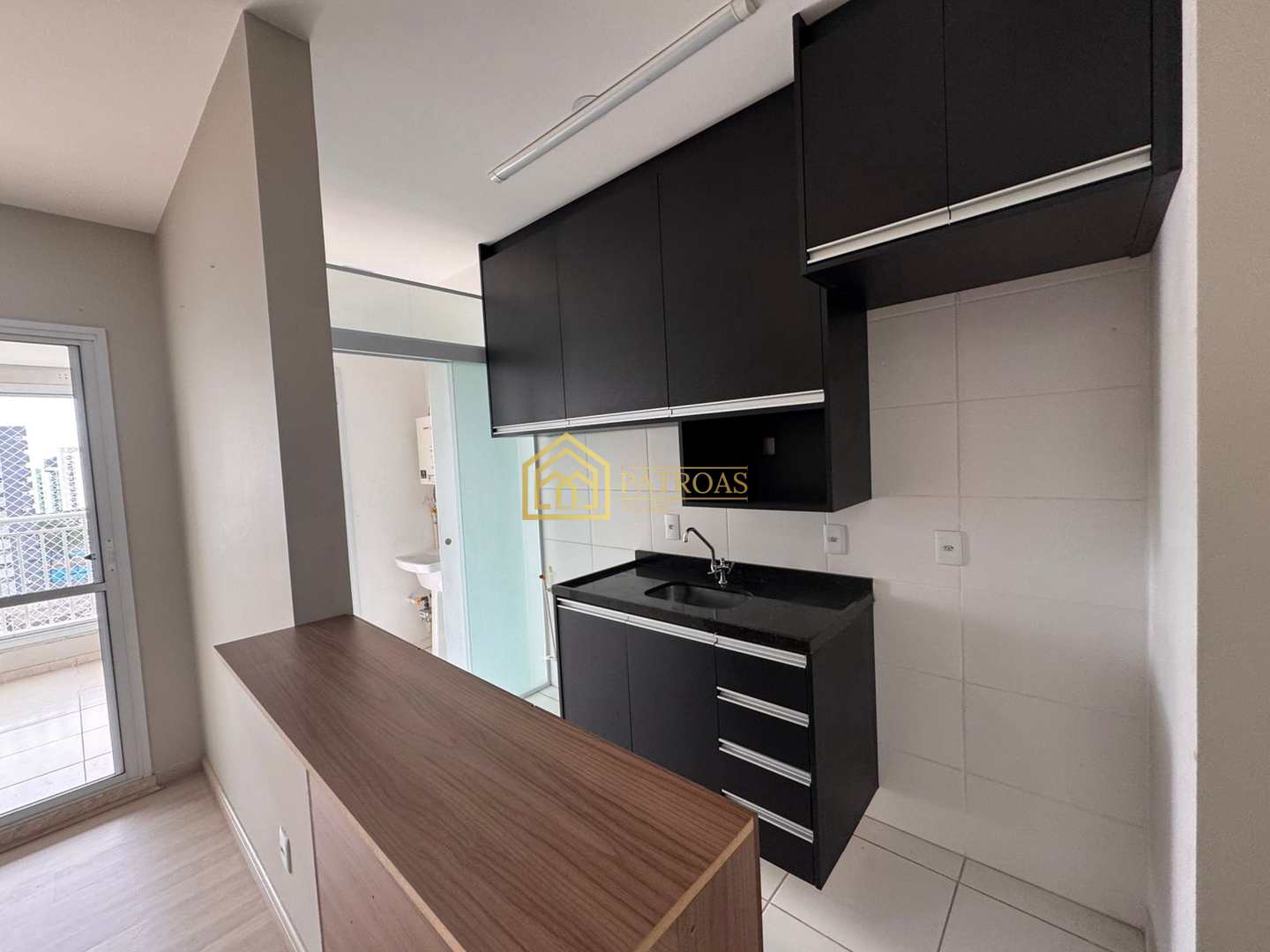 Apartamento à venda com 3 quartos, 74m² - Foto 2