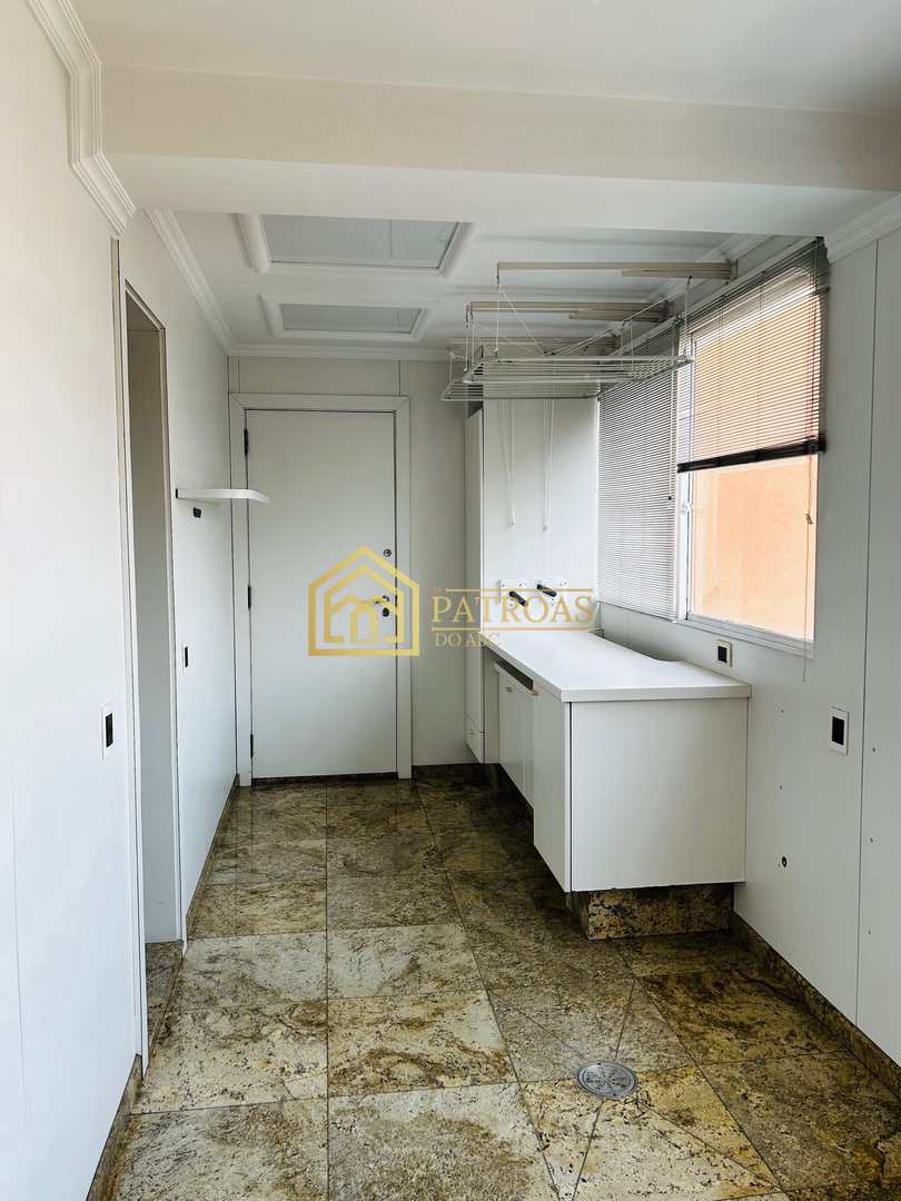 Apartamento à venda com 3 quartos, 200m² - Foto 15