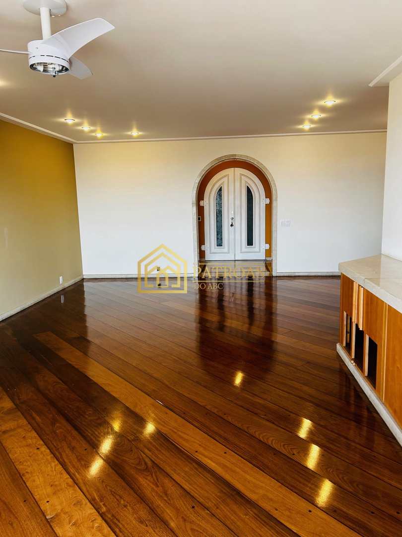 Apartamento à venda com 3 quartos, 200m² - Foto 1