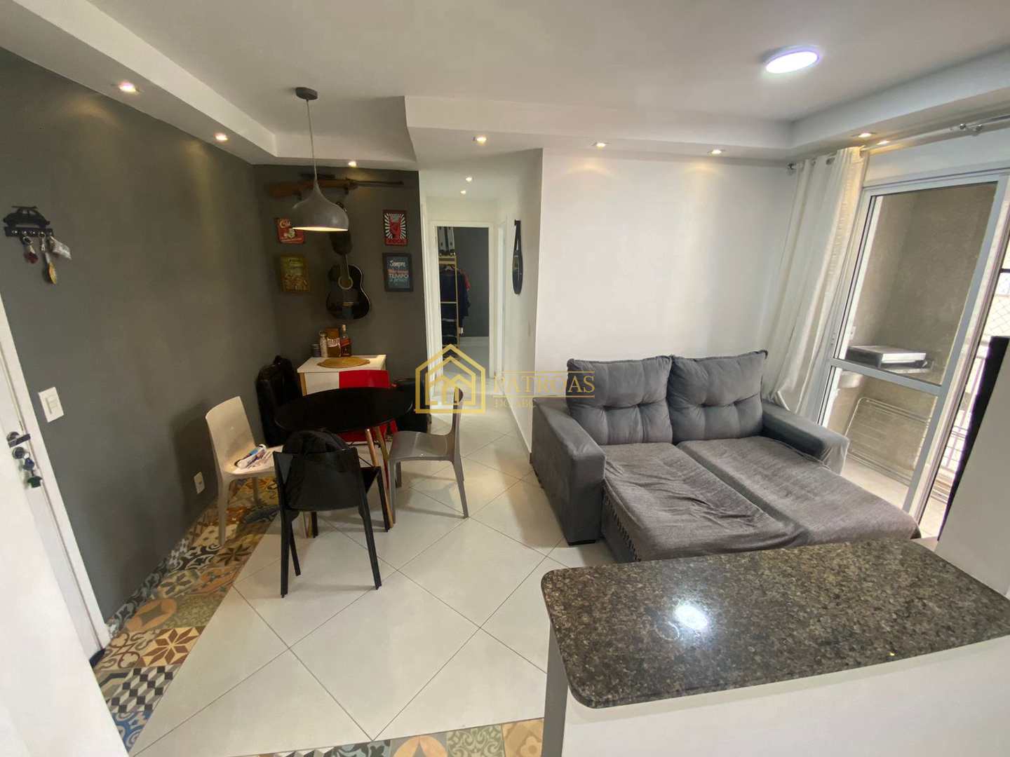 Apartamento à venda com 3 quartos, 49m² - Foto 1