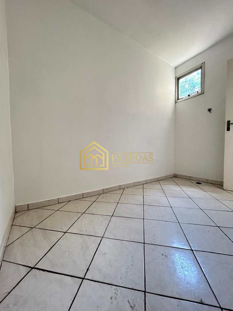 Apartamento à venda com 2 quartos, 68m² - Foto 4