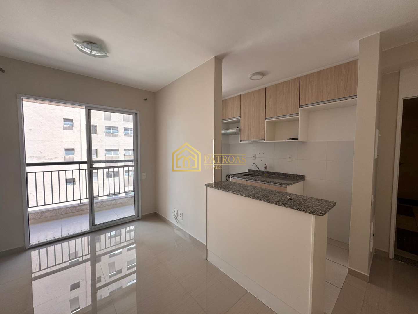 Apartamento à venda com 2 quartos, 56m² - Foto 1