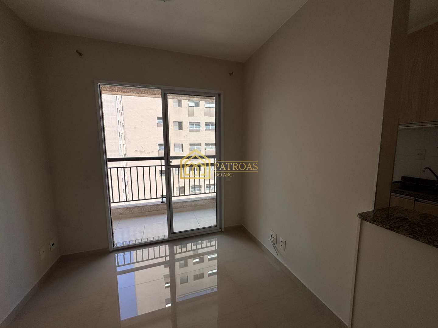 Apartamento à venda com 2 quartos, 56m² - Foto 3