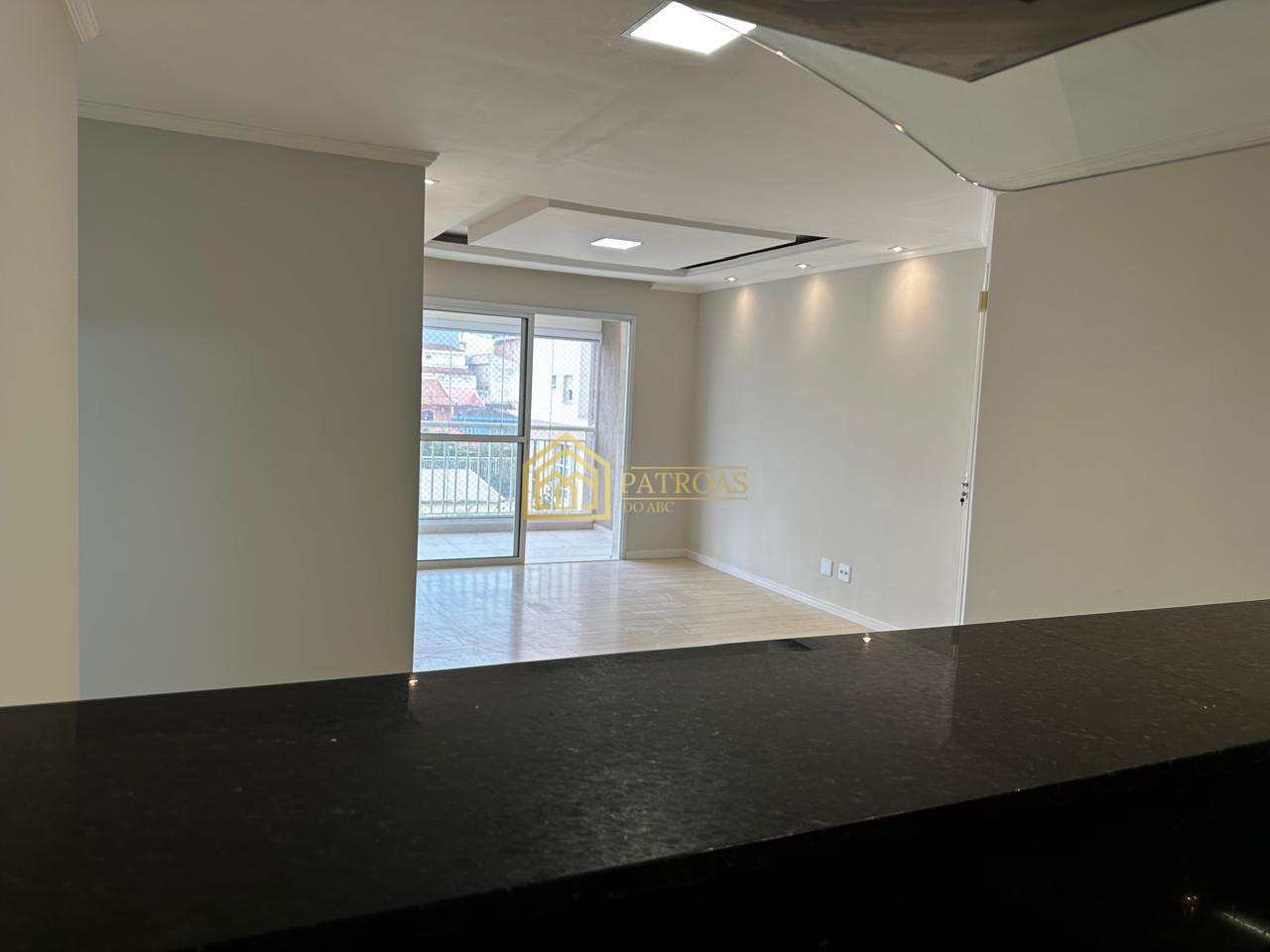 Apartamento à venda com 3 quartos, 104m² - Foto 2