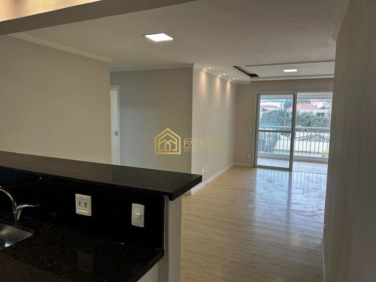 Apartamento à venda com 3 quartos, 104m² - Foto 1