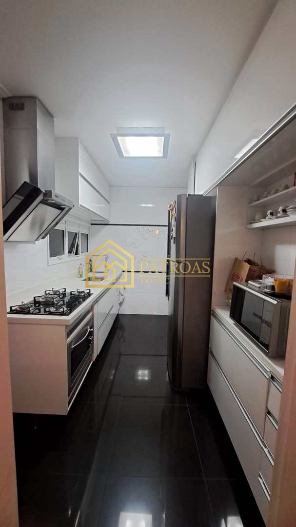 Apartamento à venda com 3 quartos, 123m² - Foto 9