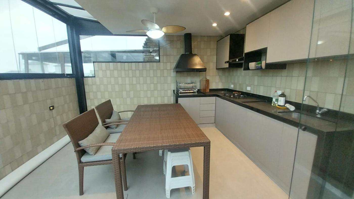 Cobertura à venda com 4 quartos, 250m² - Foto 7