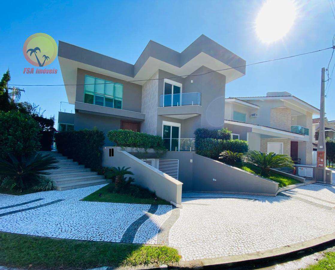 Casa à venda na Riviera com 6 suítes, 12 vagas e 630 mts²