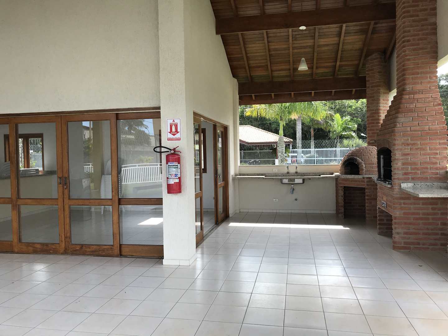 Casa de Condomínio à venda com 4 quartos, 400m² - Foto 43