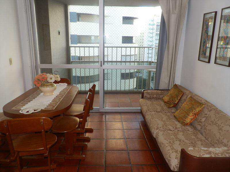 Apartamento em Guarujá, bairro Pitangueiras