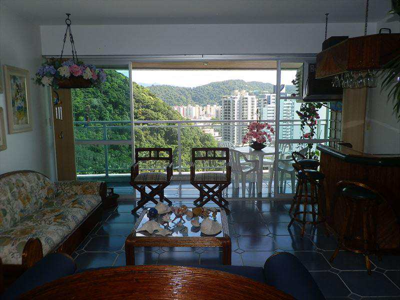 Apartamento em Guarujá, bairro Pitangueiras