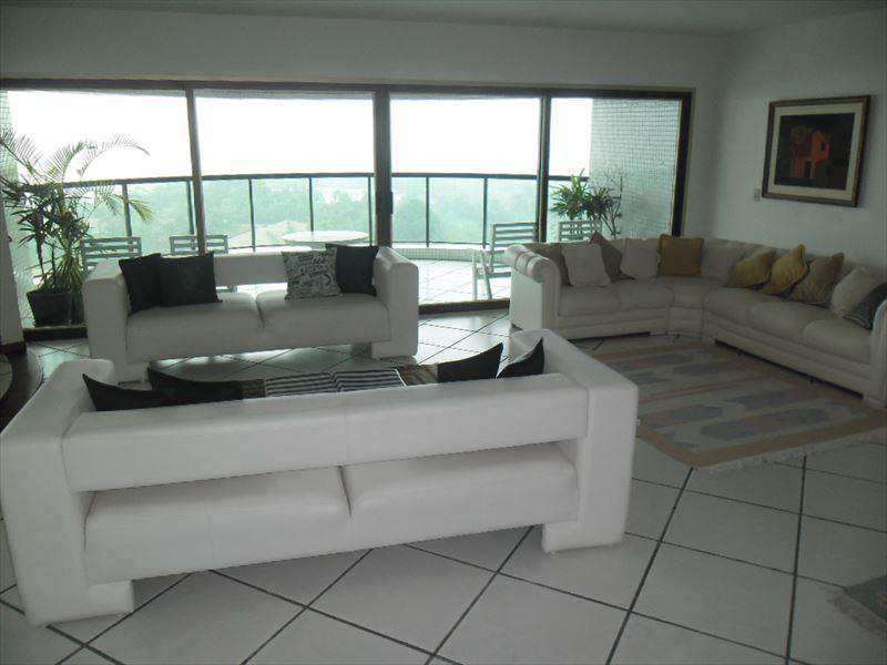 Apartamento em Guarujá, bairro Parque Enseada