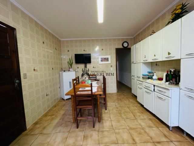 Casa para alugar com 3 quartos, 180m² - Foto 9