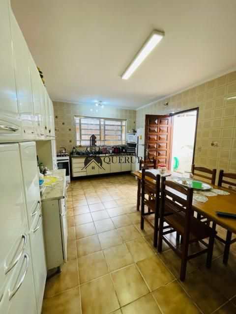 Casa para alugar com 3 quartos, 180m² - Foto 10
