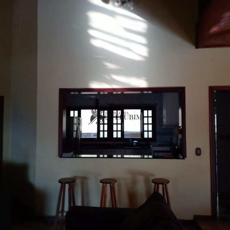Chácara à venda com 5 quartos, 464m² - Foto 1