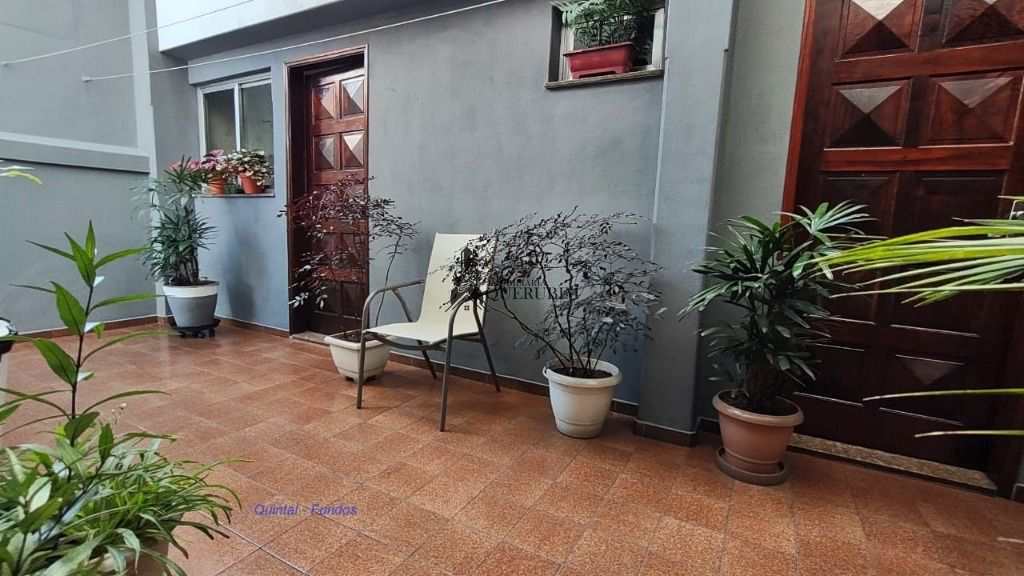 Sobrado à venda com 3 quartos, 240m² - Foto 2
