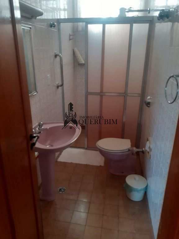 Casa para alugar com 2 quartos, 250m² - Foto 18