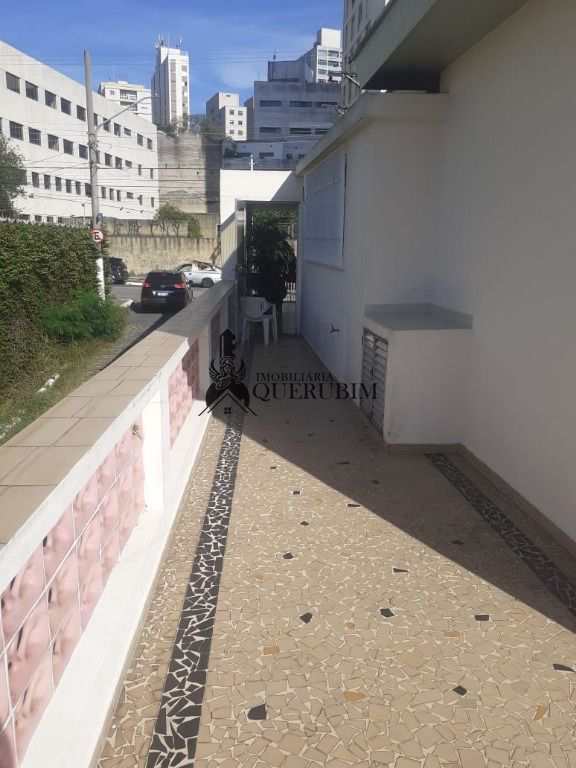 Casa para alugar com 2 quartos, 250m² - Foto 22