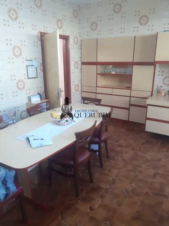 Casa para alugar com 2 quartos, 250m² - Foto 13
