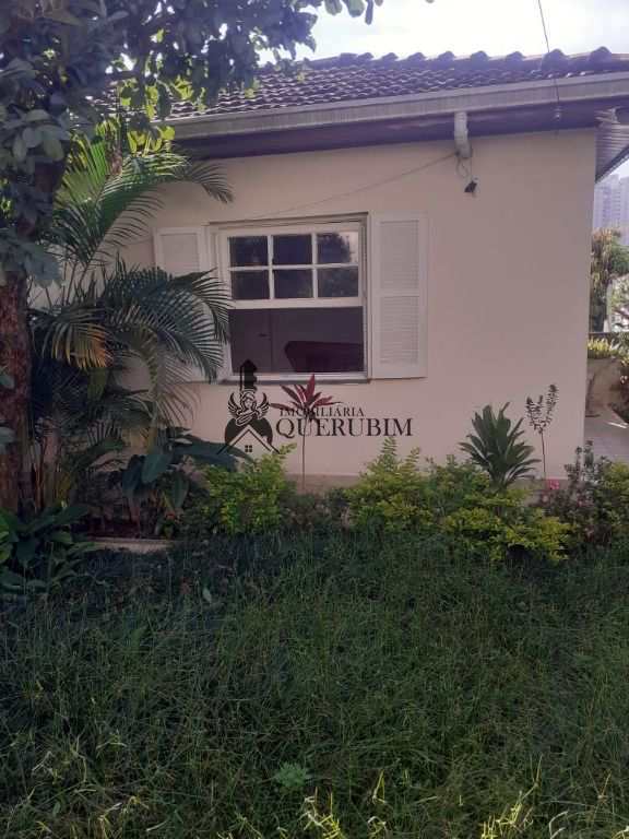 Casa para alugar com 2 quartos, 250m² - Foto 11