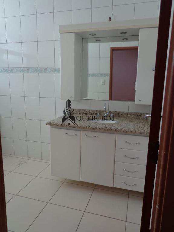 Casa à venda com 4 quartos, 245m² - Foto 12