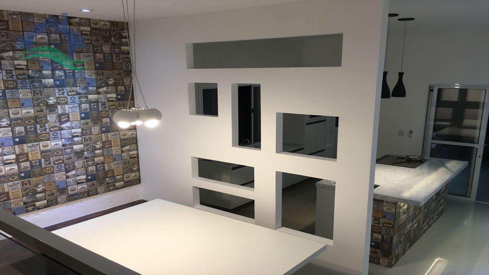 Casa à venda com 3 quartos, 147m² - Foto 1